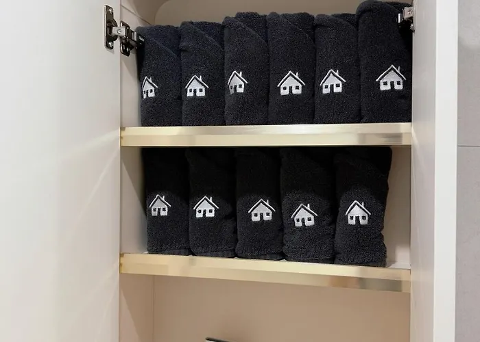 Yeonhuidong 3rooms , Up To 6 People ,10mins Drive To Hongdae ,2floor Single Family , Free Parking , Hongje Waterfall Apartamento