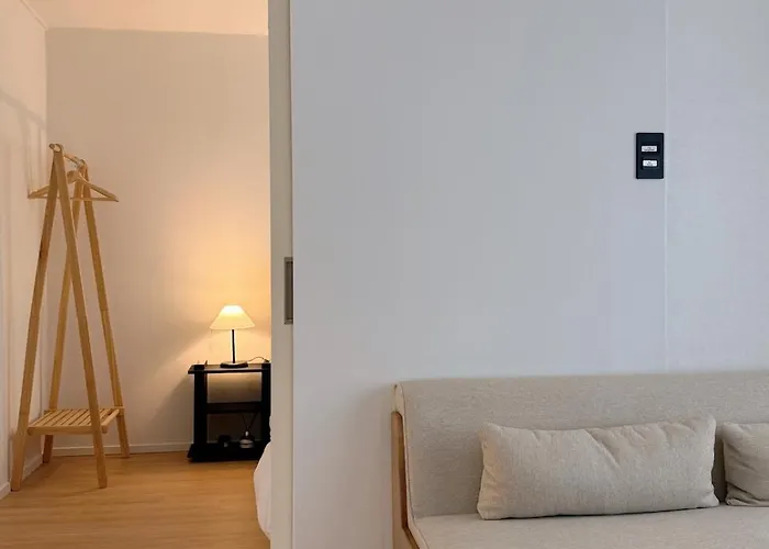 Apartamento Yeonhuidong 3rooms , Up To 6 People ,10mins Drive To Hongdae ,2floor Single Family , Free Parking , Hongje Waterfall *
